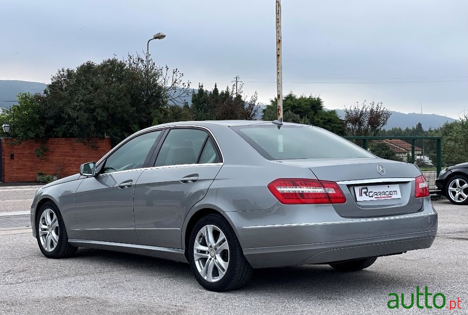 2009' Mercedes-Benz E-250 photo #5