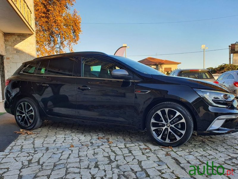 2018' Renault Megane Sport Tourer photo #5