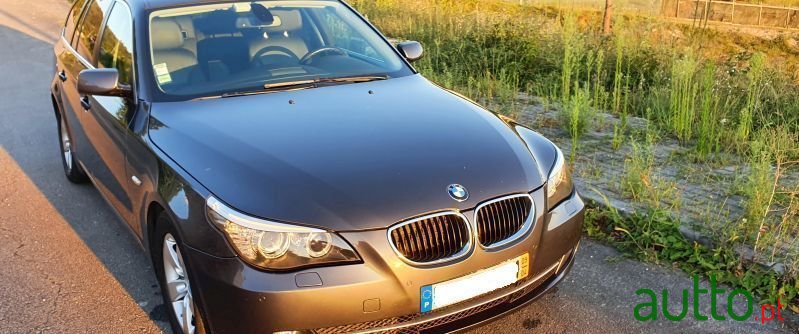 2009' BMW 520 photo #1