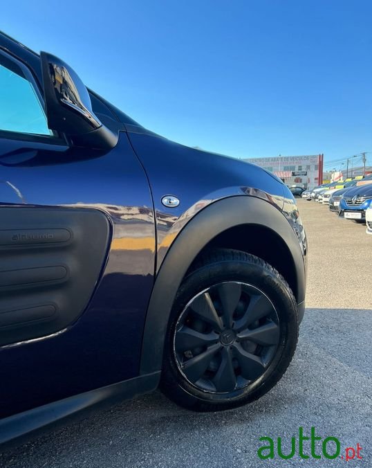 2017' Citroen C4 Cactus photo #4