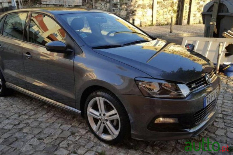 2015' Volkswagen Polo 1.2 Tsi R-Line photo #3