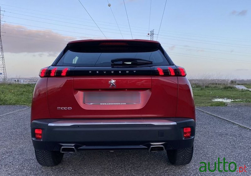 2020' Peugeot 2008 photo #6