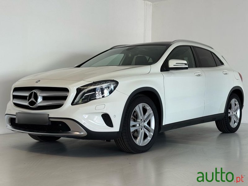 2015' Mercedes-Benz Classe Gla photo #1