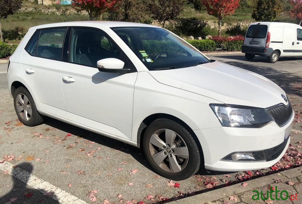 2017' Skoda Fabia 1.4 Tdi Active photo #2
