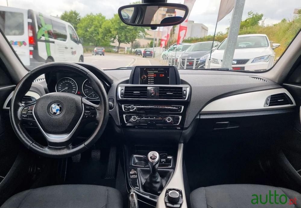 2015' BMW Série 1 D Edynamics Line Urban photo #4