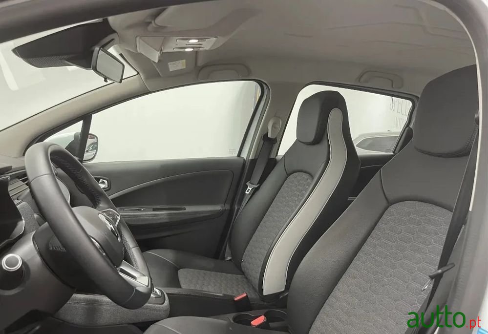 2020' Renault Zoe photo #6