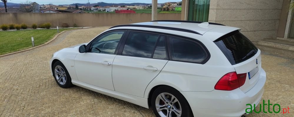 2012' BMW Série 3 D Touring Sport Line photo #1