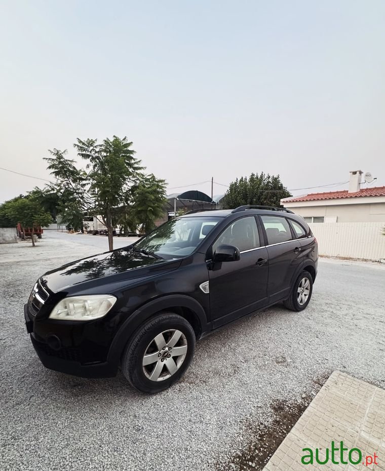 2007' Chevrolet Captiva 2.0 Vcdi Seven 7L photo #1