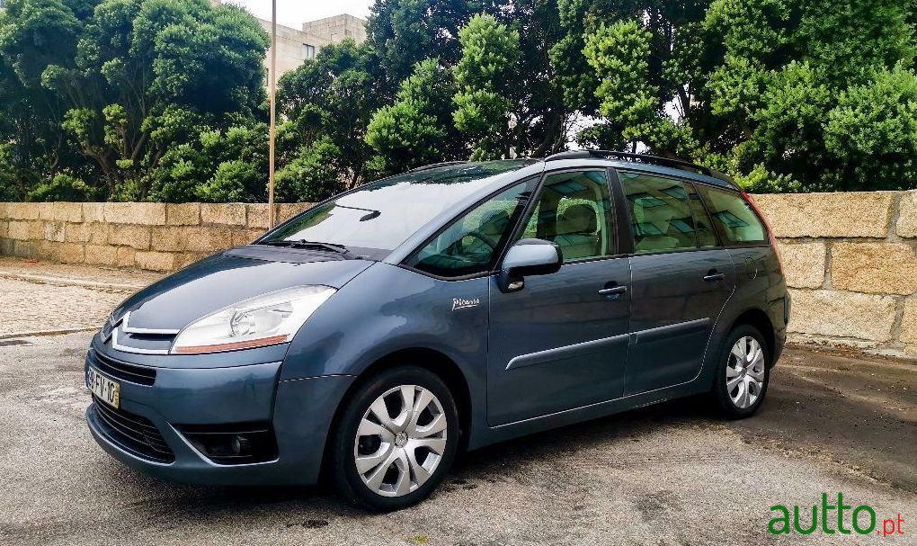 2008' Citroen C4 Grand Picasso photo #2