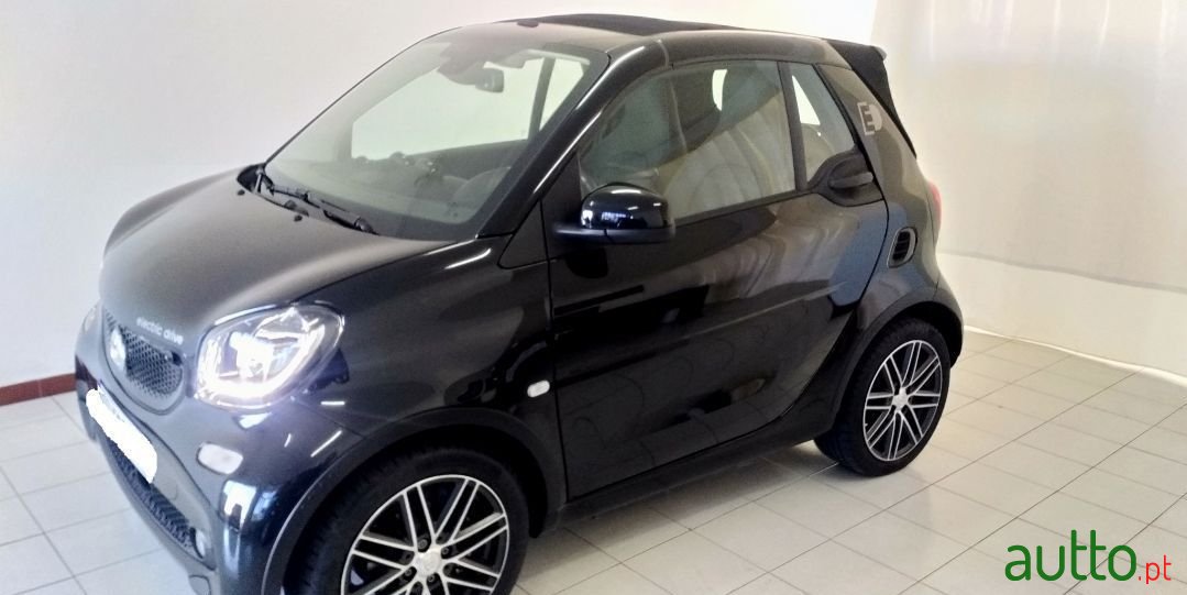 2019' Smart Fortwo photo #4