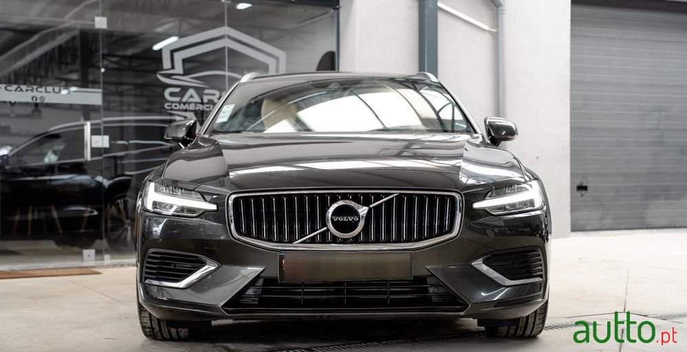 2019' Volvo V60 photo #5