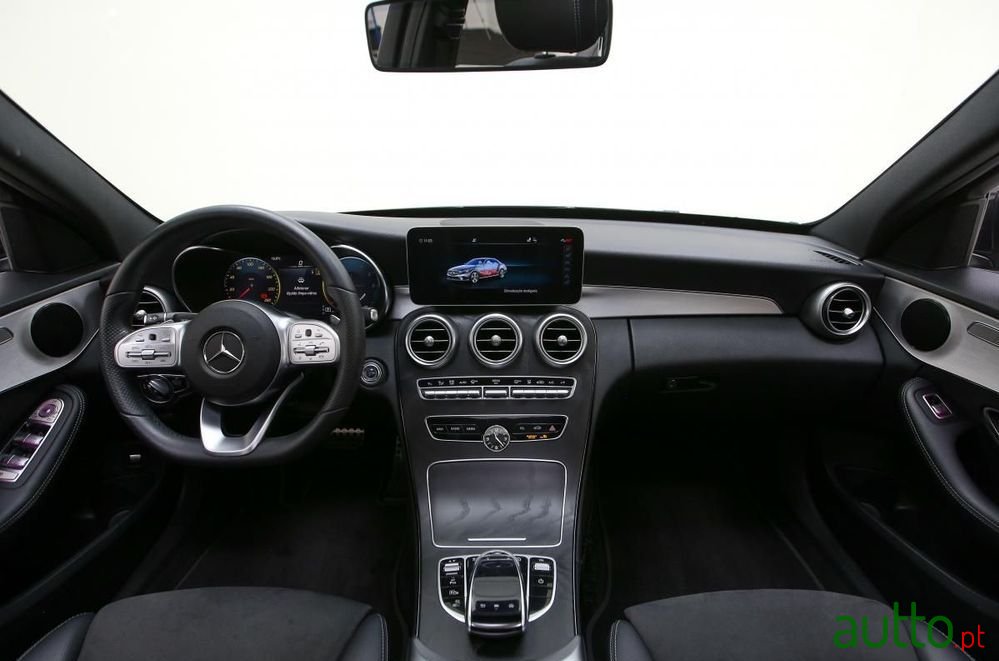 2021' Mercedes-Benz Classe C De Amg Line photo #6