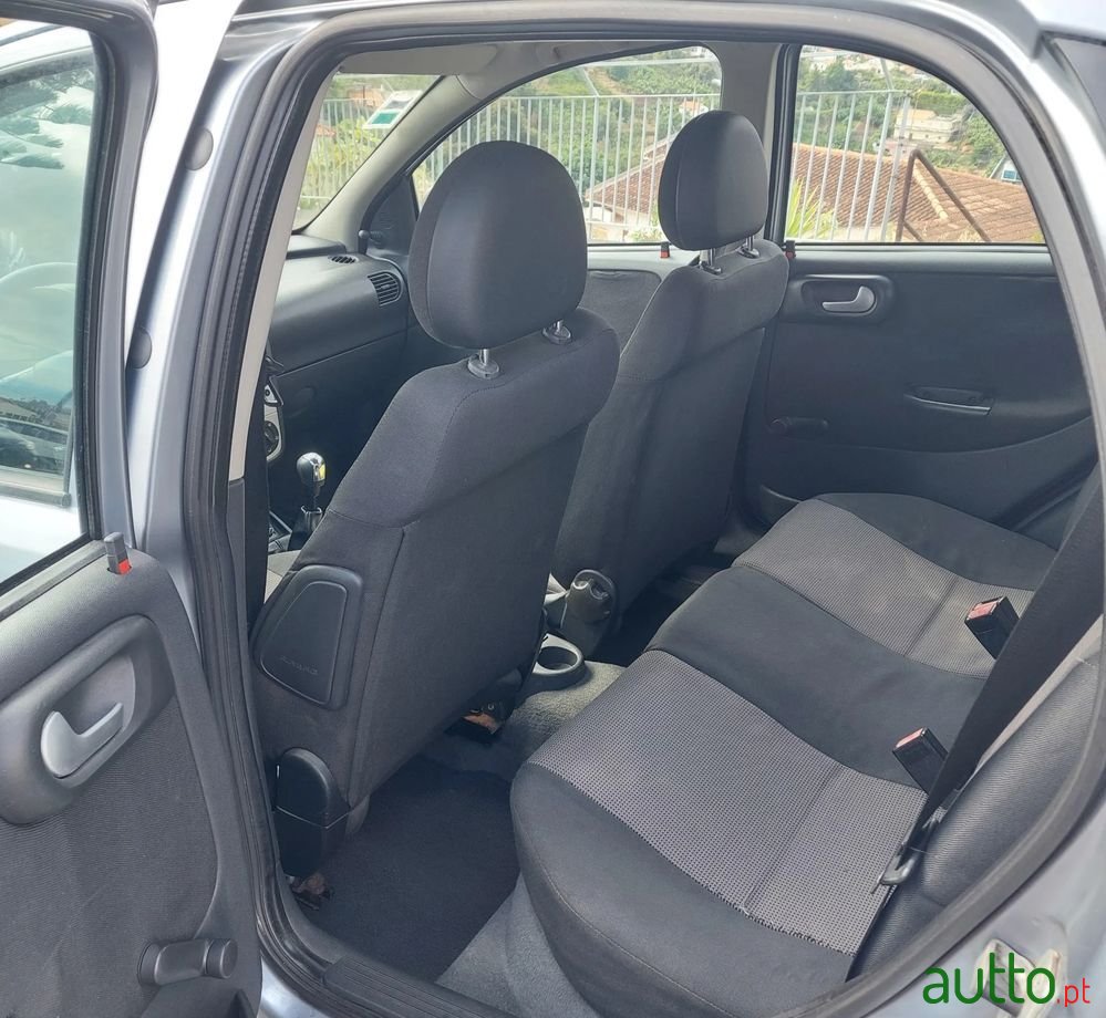 2005' Opel Corsa photo #6