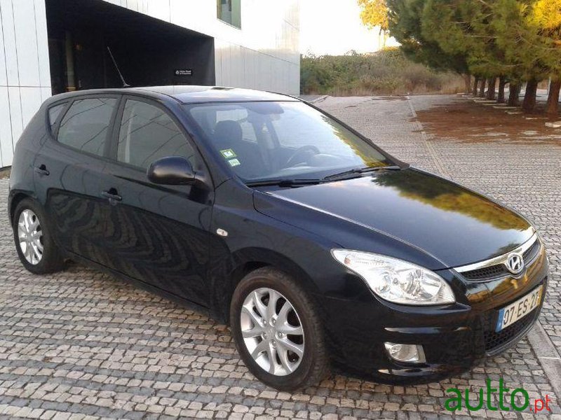 2007' Hyundai I30 1.6 Crdi Confort photo #2