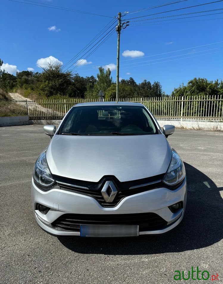 2017' Renault Clio photo #2