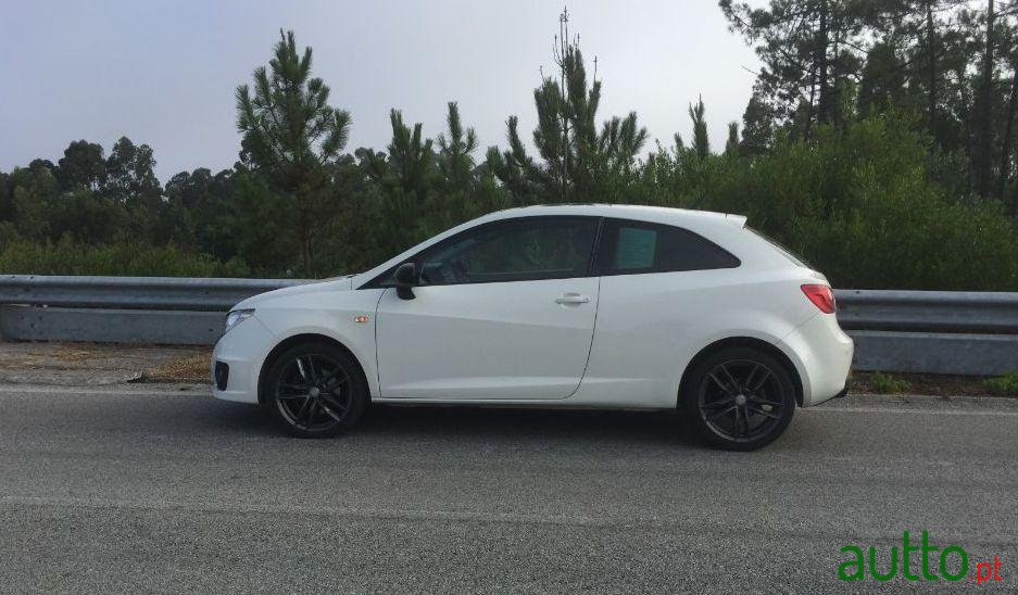 2010' SEAT Ibiza photo #3