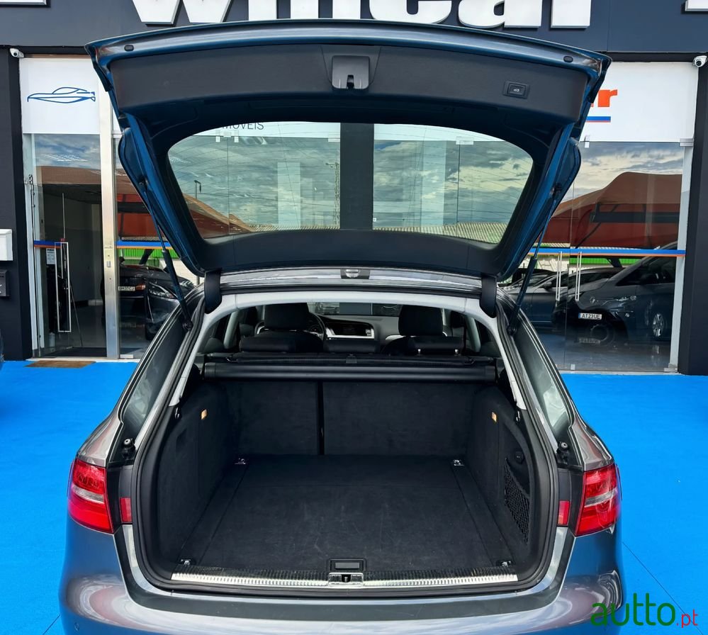 2013' Audi A4 Avant photo #4