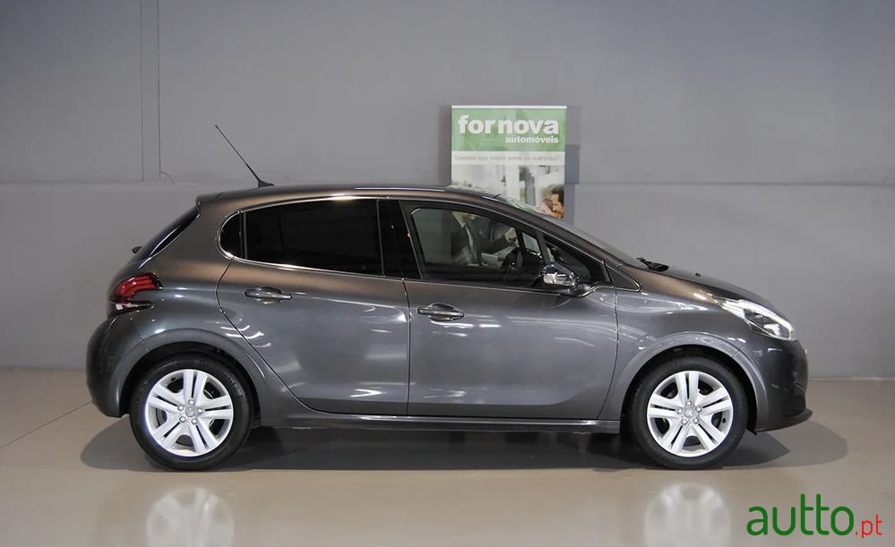 2018' Peugeot 208 photo #4