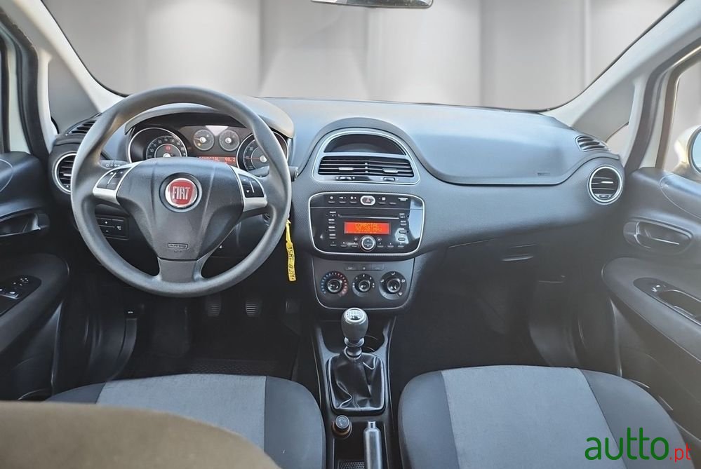 2016' Fiat Punto 1.2 Easy S&S photo #2