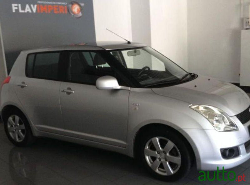 2009' Suzuki Swift 1.3 Ddis Glx photo #1