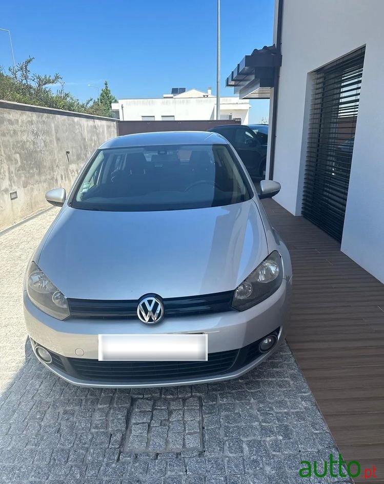 2010' Volkswagen Golf photo #4