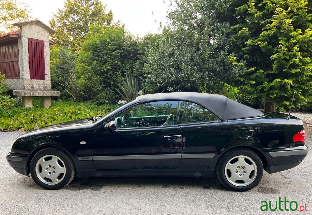 1999' Mercedes-Benz CLK 320 Elegance photo #2