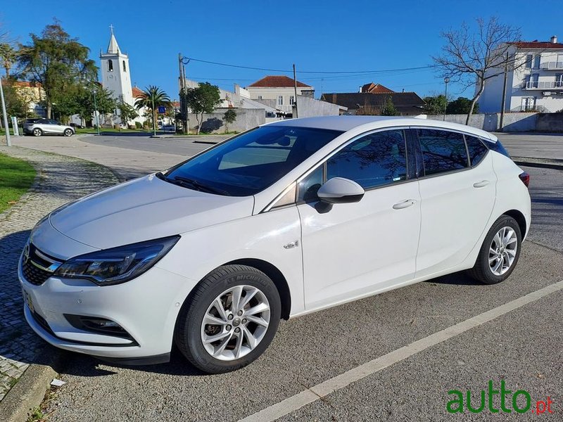 2018' Opel Astra 1.0 Innovation S/S photo #2