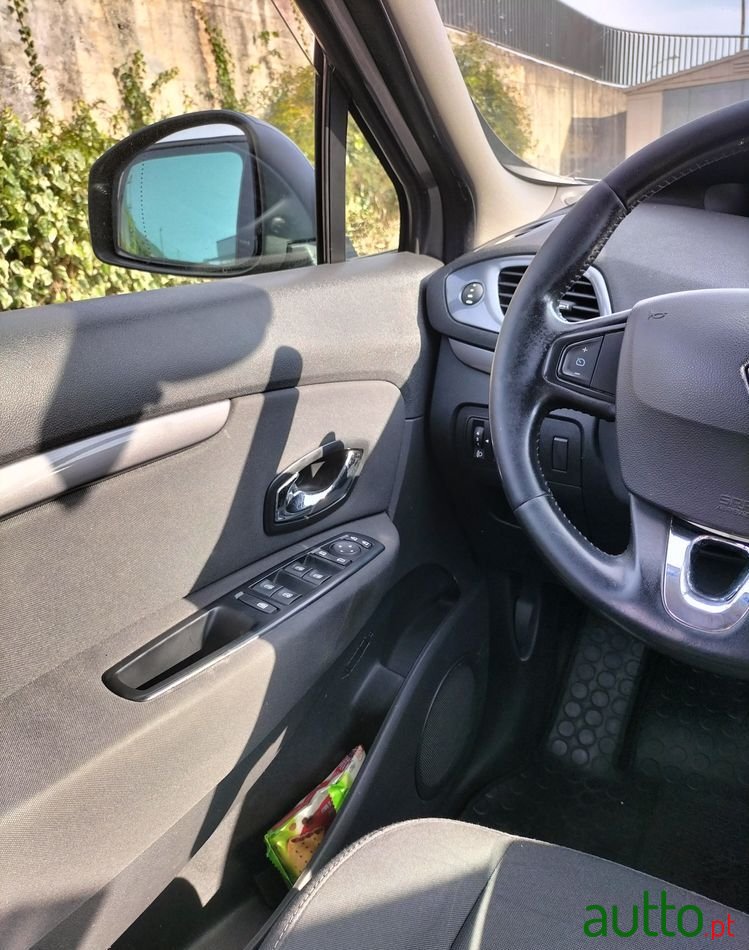 2016' Renault Grand Scenic photo #5