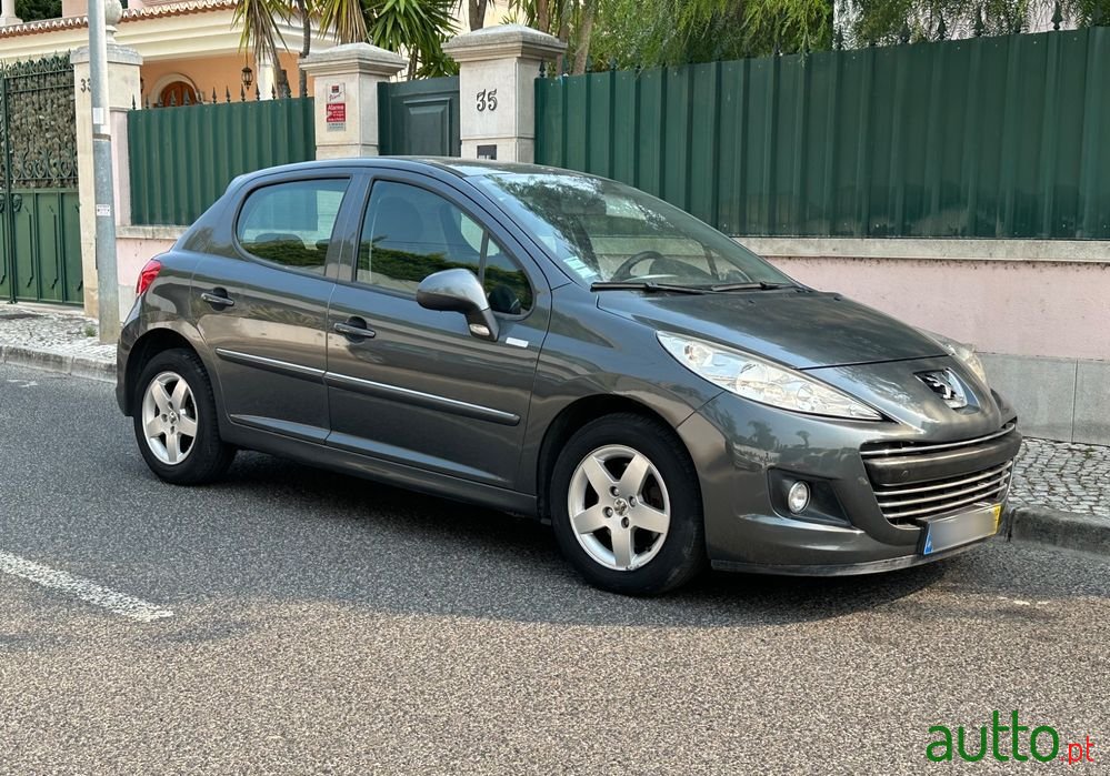 2010' Peugeot 207 1.4 16V Active photo #1