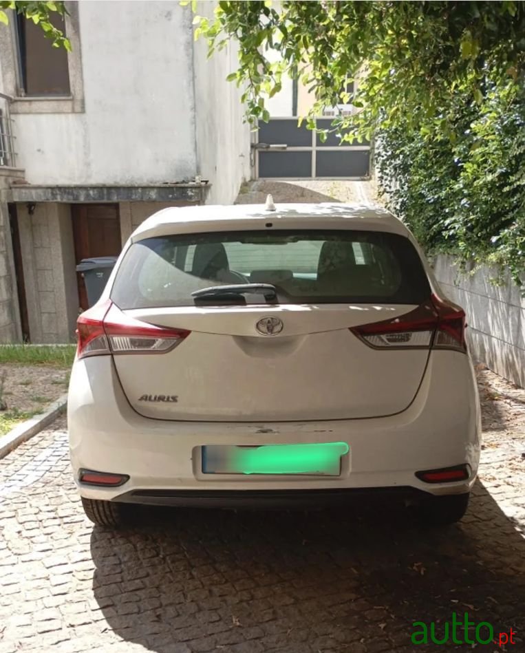 2018' Toyota Auris photo #2