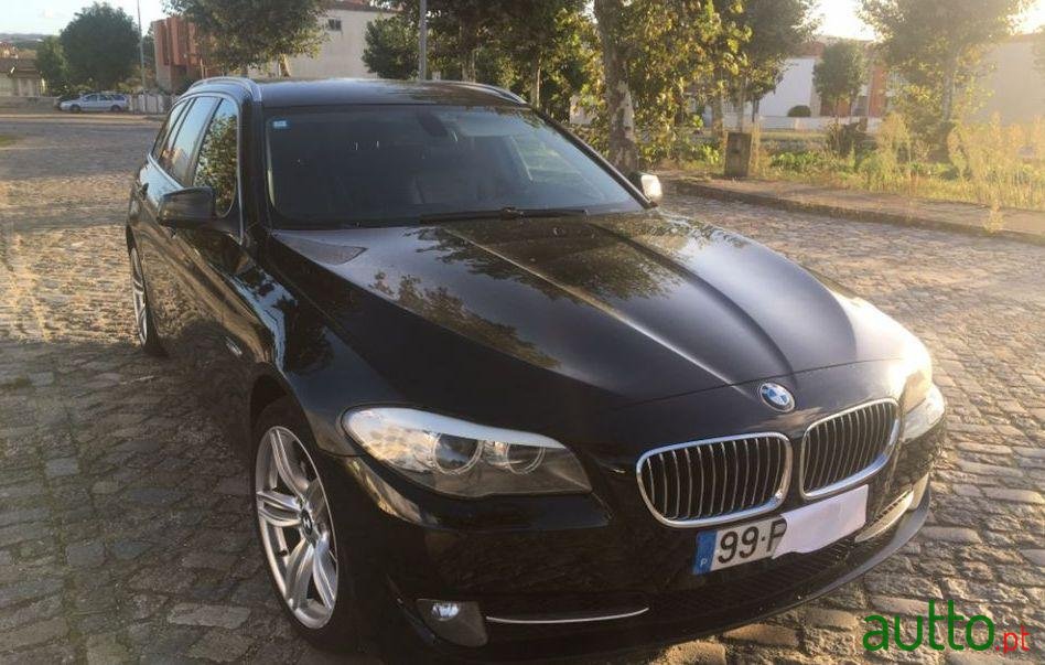 2011' BMW 520 F11 photo #3