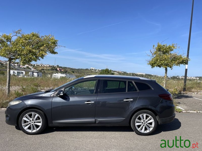 2010' Renault Mégane Sport Tourer photo #4