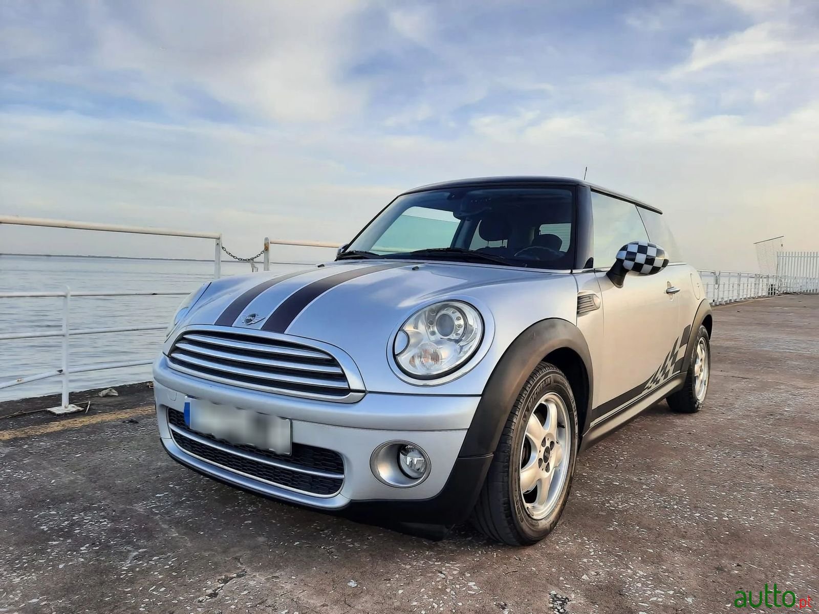 2009' MINI Cooper photo #3