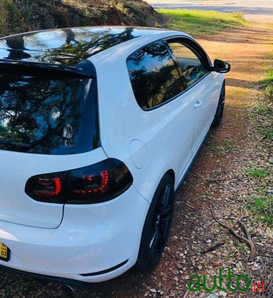 2010' Volkswagen Golf 2.0 Tdi photo #2