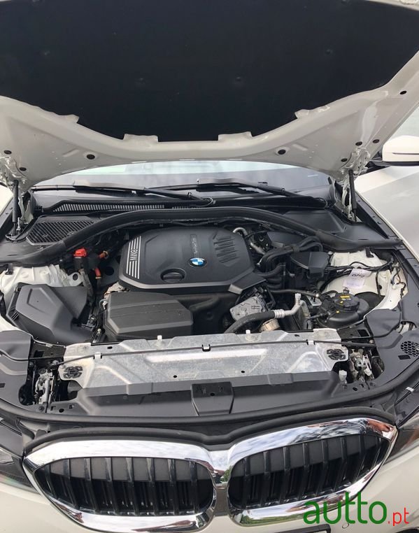 2019' BMW 320 D Touring photo #6