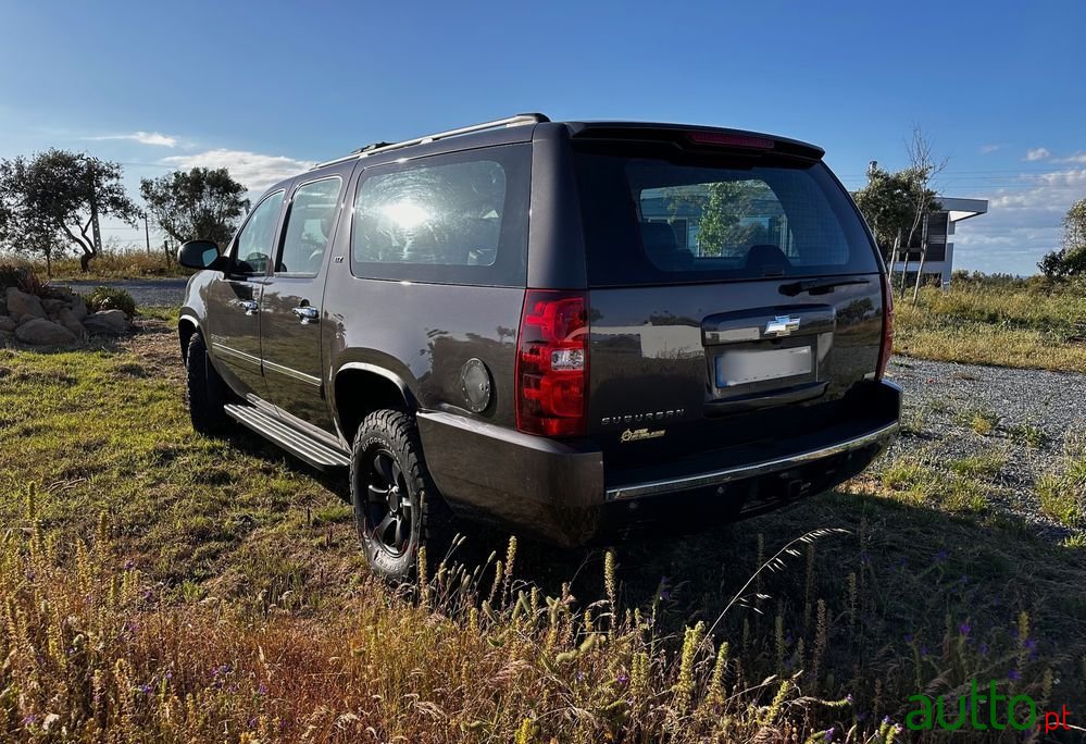 2012' Chevrolet Suburban photo #3