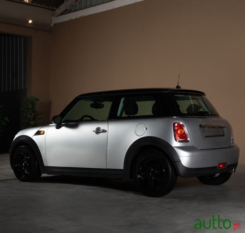 2010' MINI One photo #2