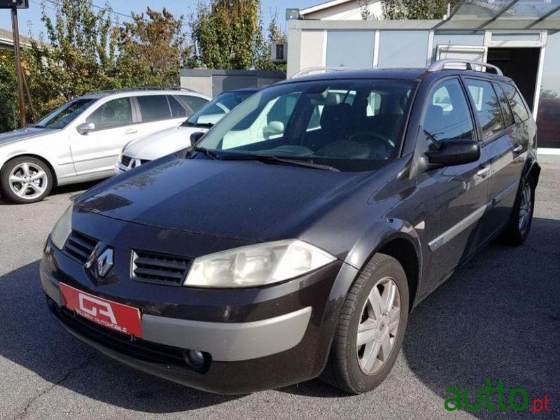 2005' Renault Megane Break photo #2