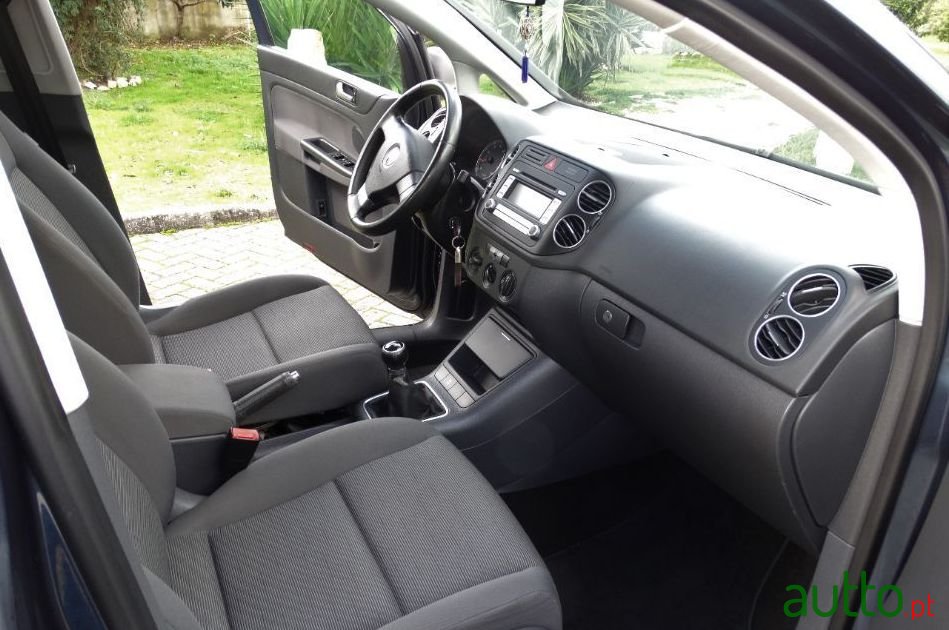 2007' Volkswagen Golf Plus photo #5