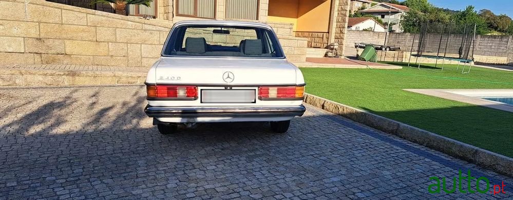 1982' Mercedes-Benz 240 photo #5