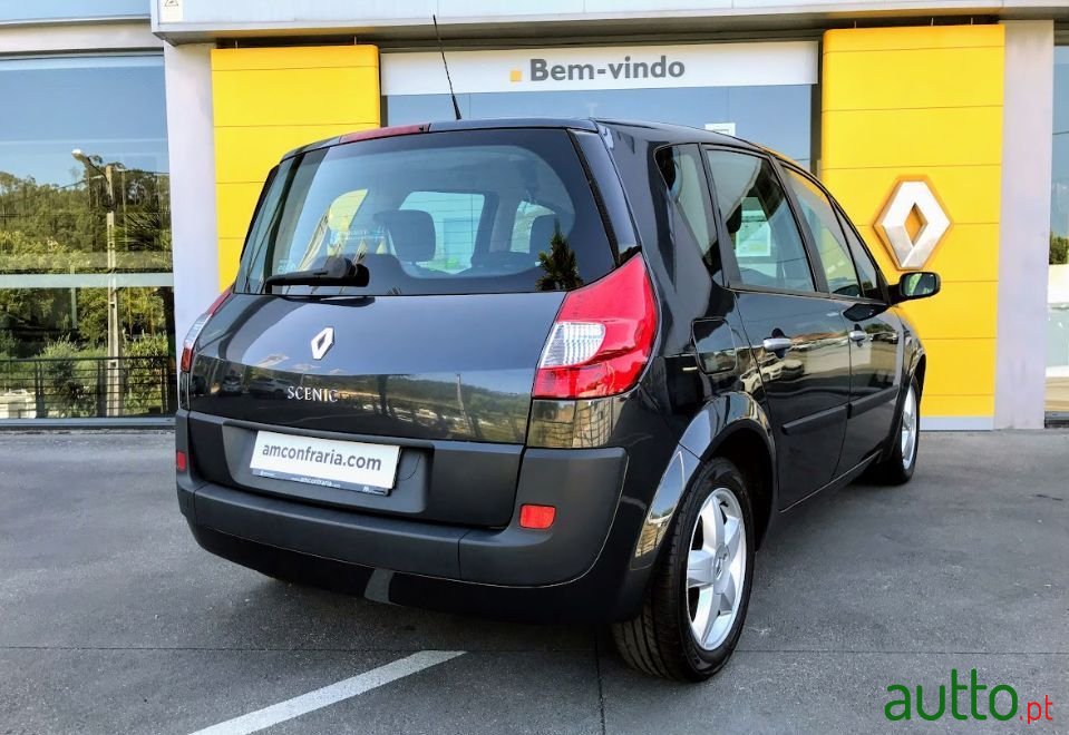 2008' Renault Scenic photo #5