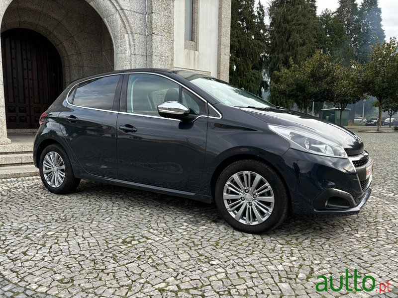 2017' Peugeot 208 photo #2