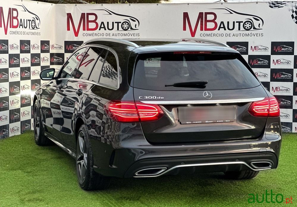 2020' Mercedes-Benz Classe C De Amg Line photo #3