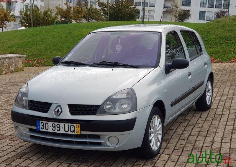 2003' Renault Clio 1.2 16V photo #1