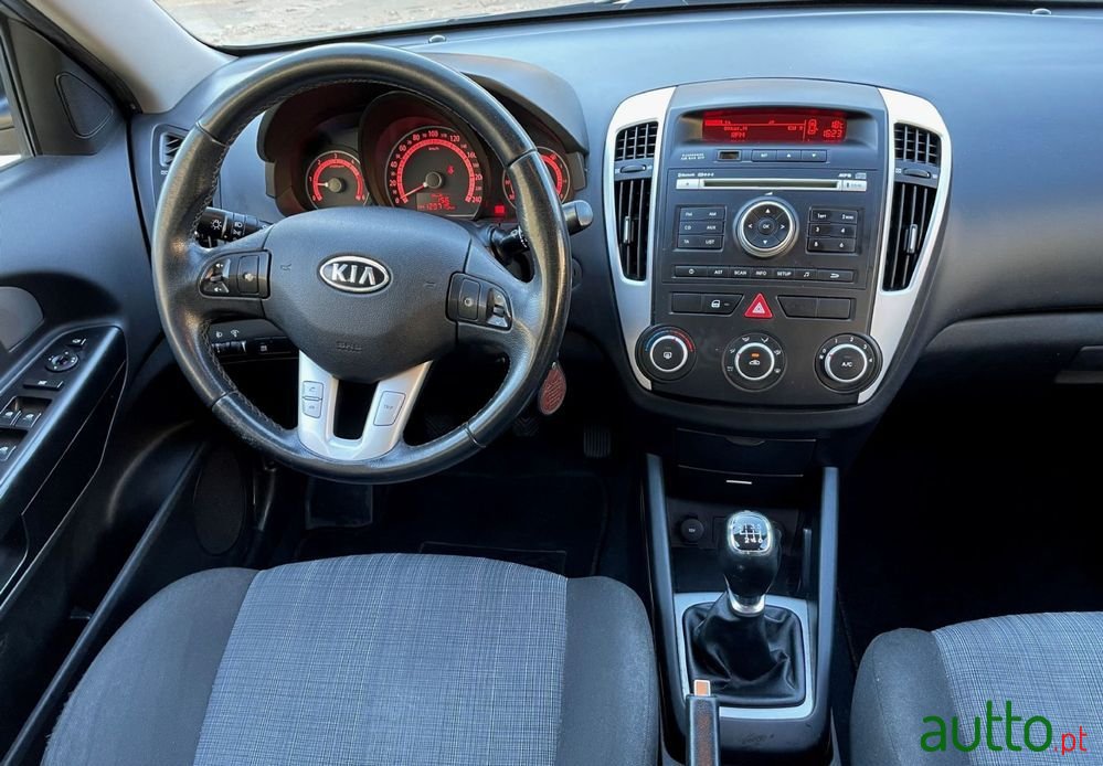 2013' Kia Ceed Sw photo #4