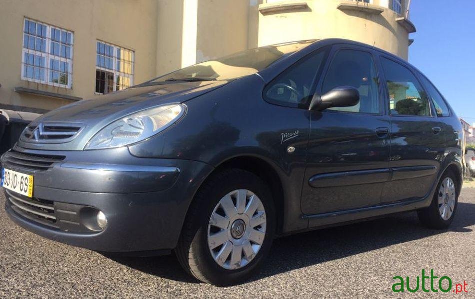 2009' Citroen Xsara Picasso photo #2