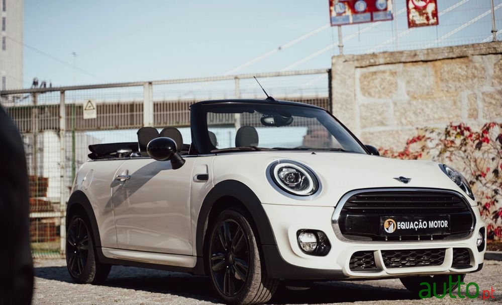 2018' MINI Cabrio Cooper D photo #3