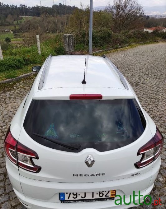 2010' Renault Megane Sport Tourer photo #2