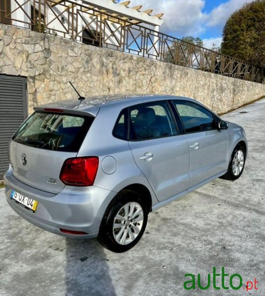 2014' Volkswagen Polo photo #4