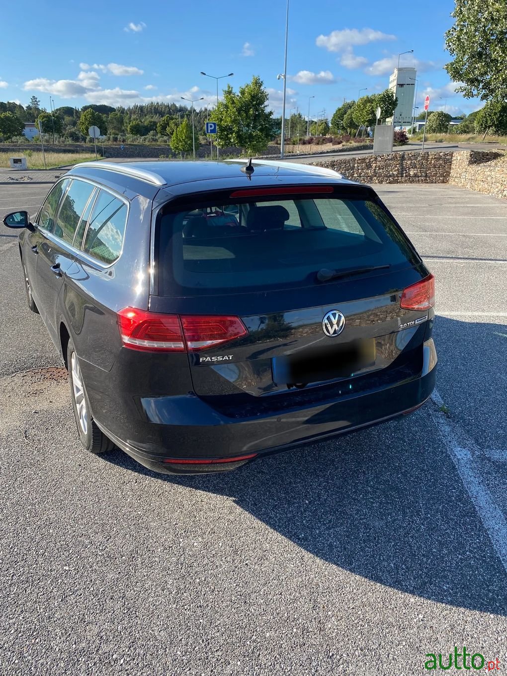 2015' Volkswagen Passat photo #3